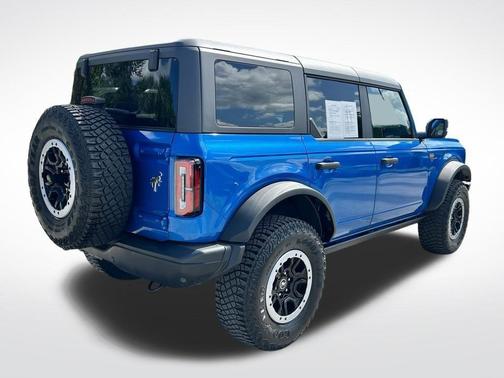 Blue Metallic 2024 Ford Bronco Badlands