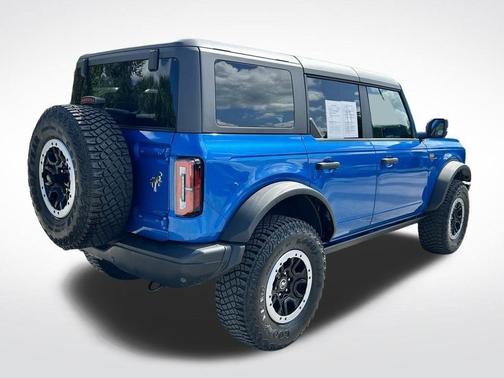 Blue Metallic 2024 Ford Bronco Badlands