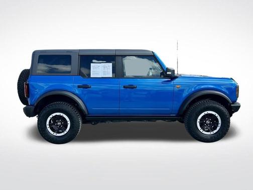 Blue Metallic 2024 Ford Bronco Badlands