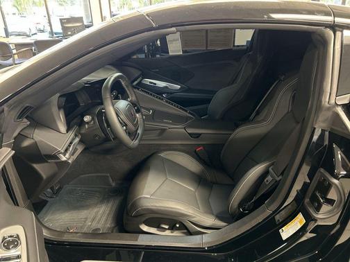 2025 Chevrolet Corvette Stingray w/1LT