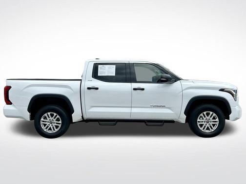 White 2022 Toyota Tundra SR5