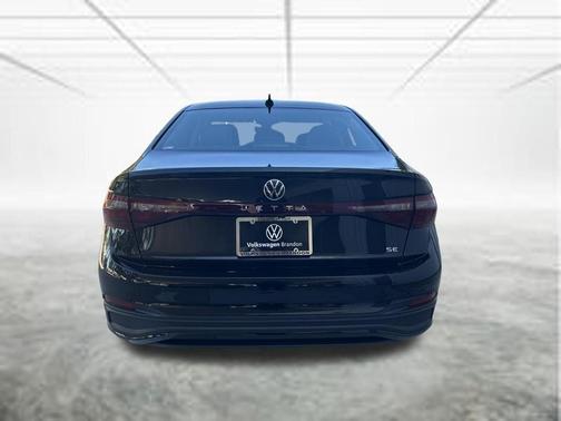 Deep Black Pearl Effect 2026 Volkswagen Jetta 1.5T SE