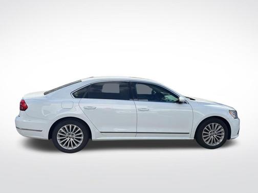 2017 Volkswagen Passat 1.8T SE