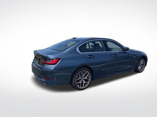 2025 BMW 330 i