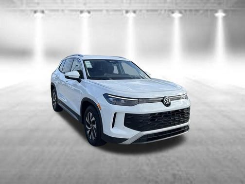 Pure White 2026 Volkswagen Tiguan 2.0T S