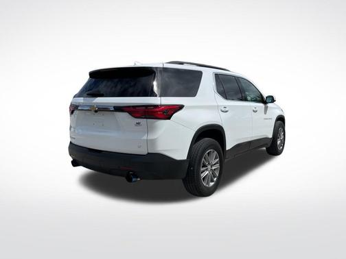 Summit White 2022 Chevrolet Traverse LT Cloth