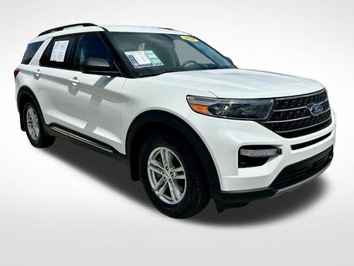 White Metallic 2021 Ford Explorer XLT