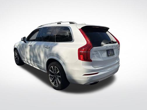 2019 Volvo XC90 T6 Momentum