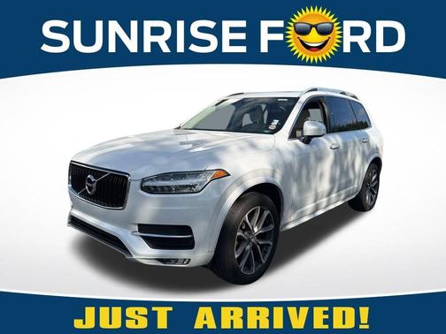 2019 Volvo XC90 T6 Momentum