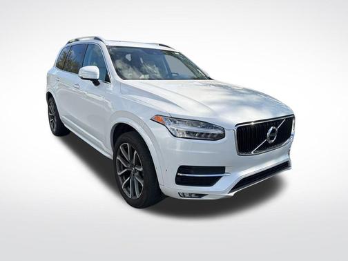 2019 Volvo XC90 T6 Momentum