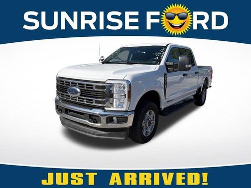 Oxford White 2025 Ford F-250 XLT