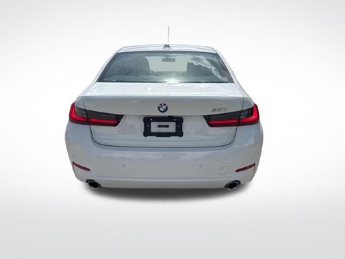 2025 BMW 330 i
