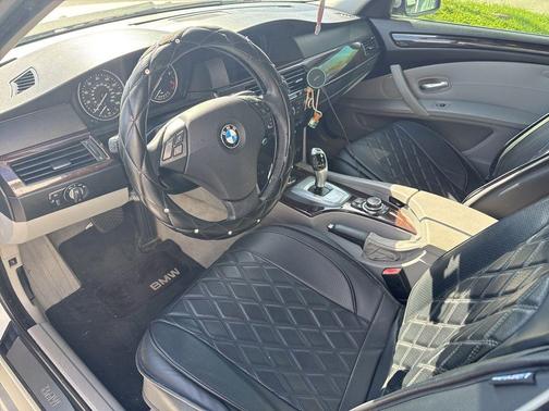 2010 BMW 528 i