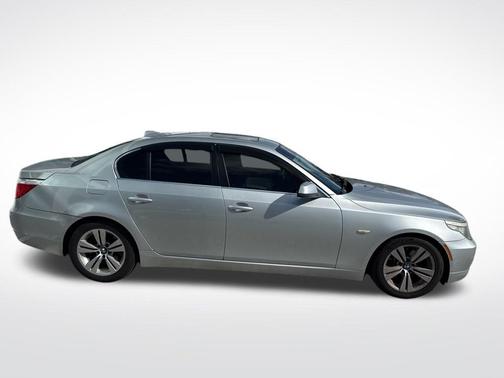 2010 BMW 528 i