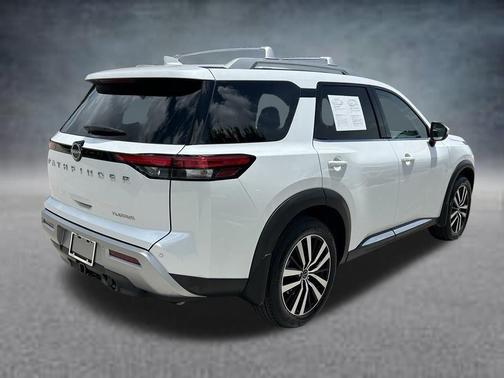 Everest White P 2025 Nissan Pathfinder Platinum