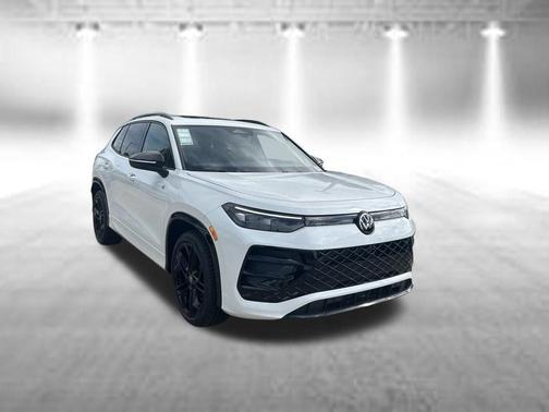 Opal White Pearl 2026 Volkswagen Tiguan 2.0T SE R-Line Black