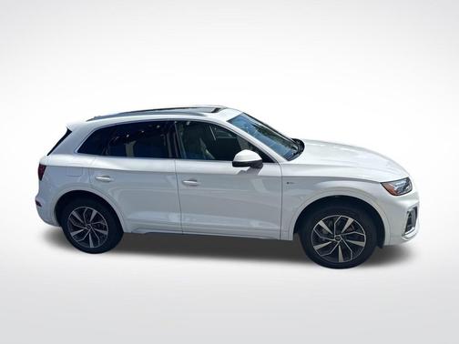 2024 Audi Q5 45 S line quattro Premium