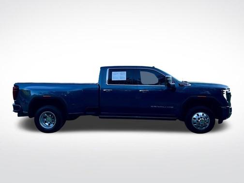 2025 GMC Sierra 3500 Denali