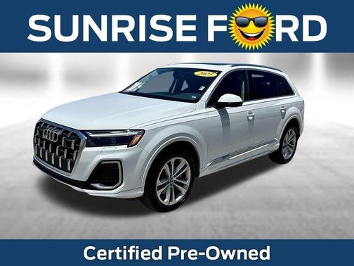 Carrara White 2025 Audi Q7 55 Premium Plus