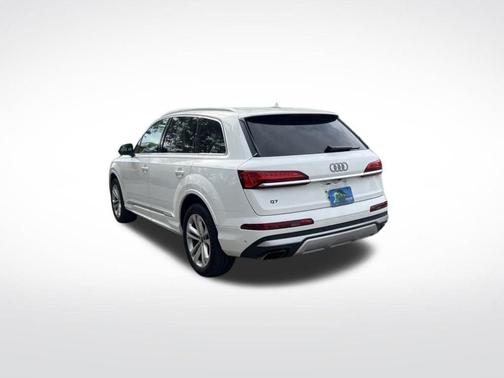 Carrara White 2025 Audi Q7 55 Premium Plus
