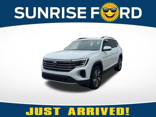 Pure White 2024 Volkswagen Atlas 2.0T SE w/Technology