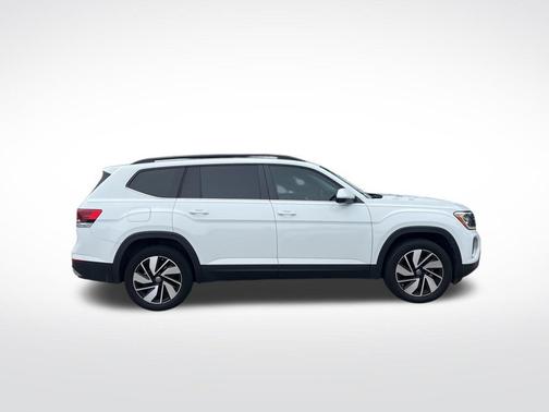 Pure White 2024 Volkswagen Atlas 2.0T SE w/Technology