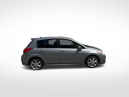 2012 Nissan Versa 1.8 SL