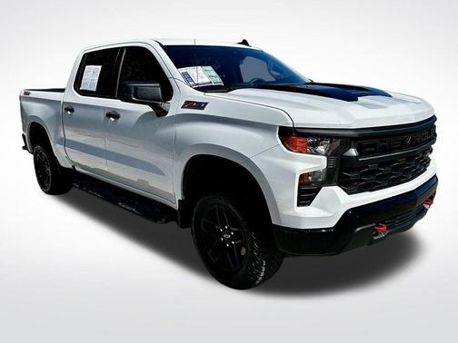 Summit White 2024 Chevrolet Silverado 1500 Custom Trail Boss