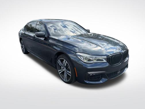 2019 BMW 750 i