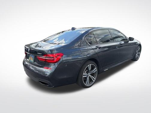 2019 BMW 750 i