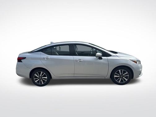 2022 Nissan Versa 1.6 SV
