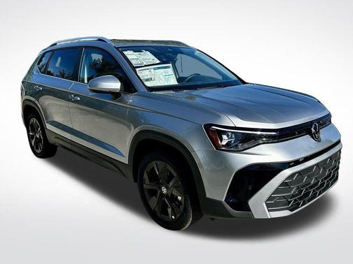 Pyrite Silver Metallic 2026 Volkswagen Taos 1.5T SE