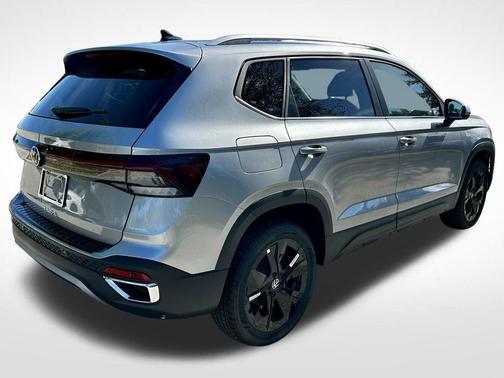 Pyrite Silver Metallic 2026 Volkswagen Taos 1.5T SE