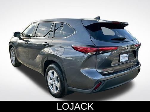 2022 Toyota Highlander LE