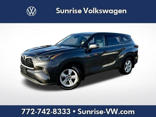 2022 Toyota Highlander LE