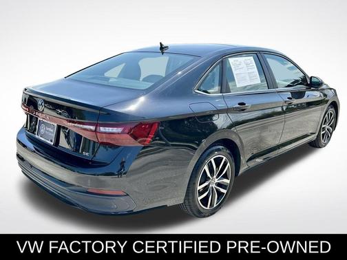 Deep Black Pearl Effect 2025 Volkswagen Jetta 1.5T SE