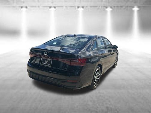 Deep Black Pearl Effect 2026 Volkswagen Jetta 1.5T SE