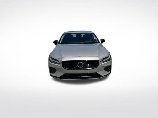 Silver 2024 Volvo S60 B5 Plus Dark Theme