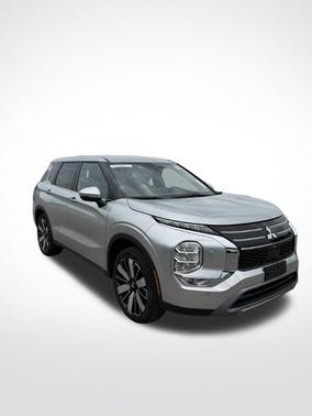 Silver 2025 Mitsubishi Outlander