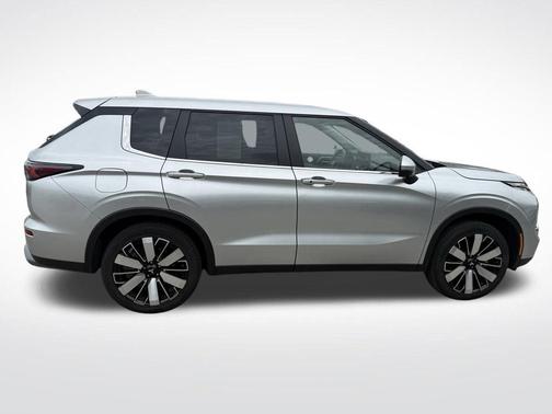 Silver 2025 Mitsubishi Outlander