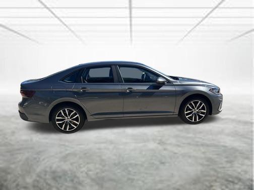 Platinum Gray Metallic 2026 Volkswagen Jetta 1.5T SE
