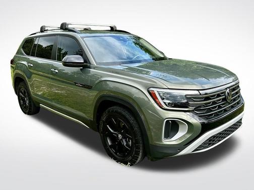 2024 Volkswagen Atlas 2.0T Peak Edition SEL