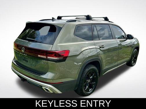 2024 Volkswagen Atlas 2.0T Peak Edition SEL