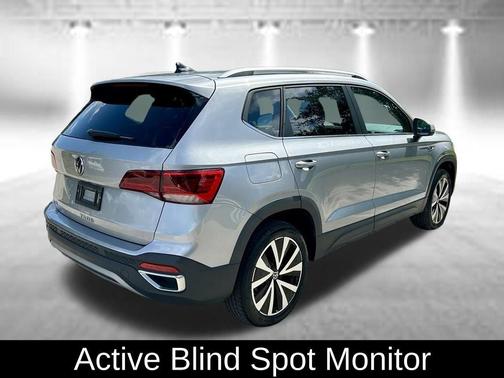 Pyrite Silver Metallic 2023 Volkswagen Taos 1.5T SE