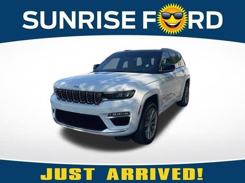 Bright White Clearcoat 2023 Jeep Grand Cherokee Summit