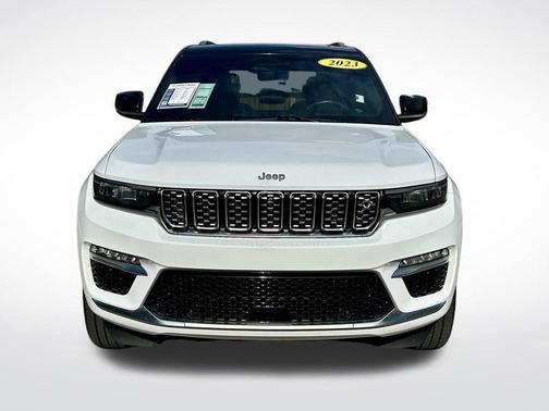 Bright White Clearcoat 2023 Jeep Grand Cherokee Summit