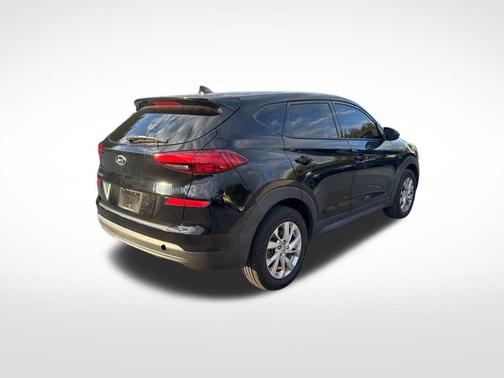 2021 Hyundai TUCSON SE