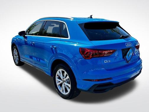 2023 Audi Q3 45 S line Premium