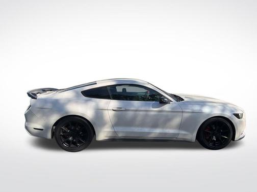 2017 Ford Mustang V6