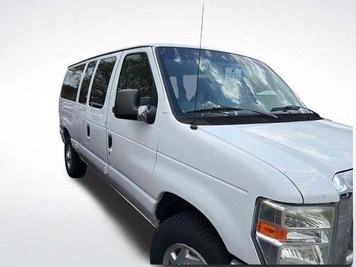 2011 Ford E350 Super Duty XLT